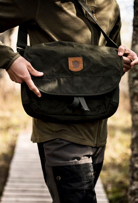 fjällräven greenland shoulder bag